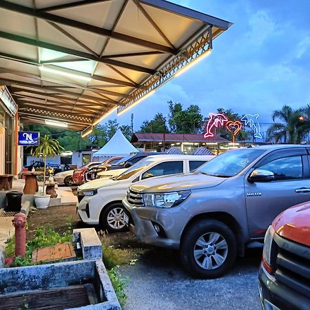 Hotel Nawar Pasir Mas エクステリア 写真
