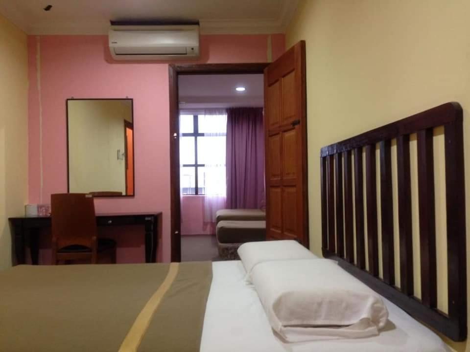Hotel Nawar Pasir Mas エクステリア 写真