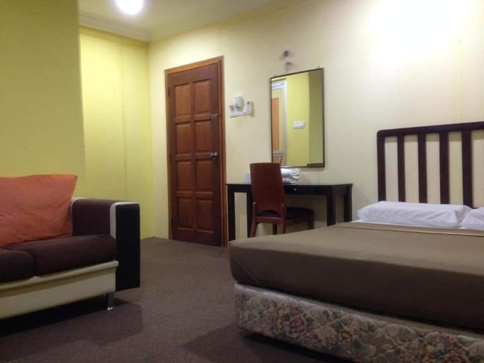 Hotel Nawar Pasir Mas エクステリア 写真