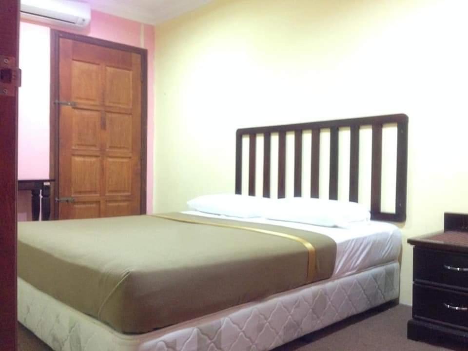 Hotel Nawar Pasir Mas エクステリア 写真