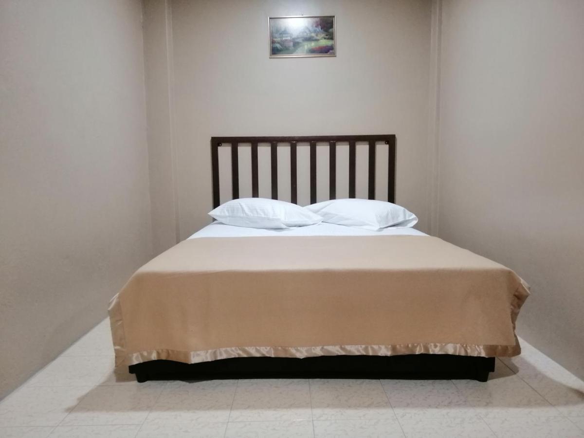 Hotel Nawar Pasir Mas エクステリア 写真