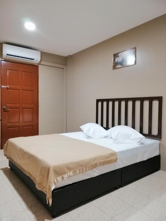 Hotel Nawar Pasir Mas エクステリア 写真