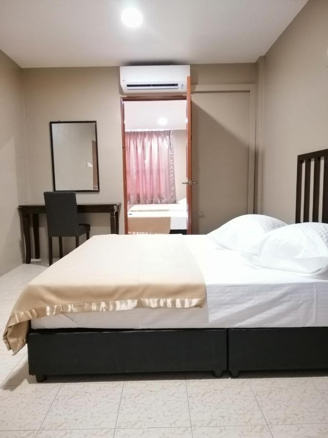 Hotel Nawar Pasir Mas エクステリア 写真